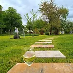 Prázdninový dům Ostseenahes Mit 3 Schlafzimmern Und Grossem Naturgarten Auf 6000 Qm Jakobsdorf