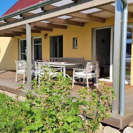 Ostseenahes Mit 3 Schlafzimmern Und Grossem Naturgarten Auf 6000 Qm *