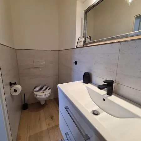 בית נופש Ostseenahes Mit 3 Schlafzimmern Und Grossem Naturgarten Auf 6000 Qm