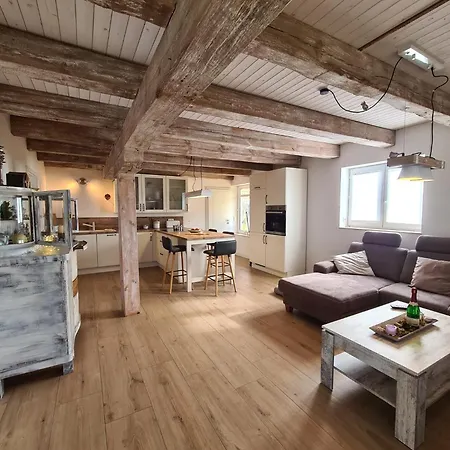 Ostseenahes Mit 3 Schlafzimmern Und Grossem Naturgarten Auf 6000 Qm בית נופש Jakobsdorf